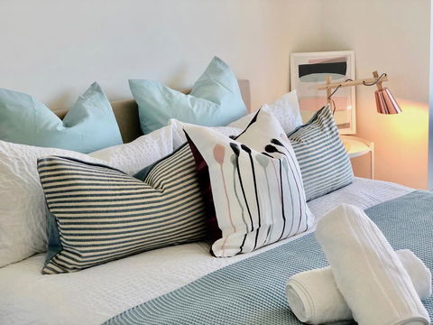 Deluxe And Brand New Lakeside Apartment - Grafton Accommodation 0
