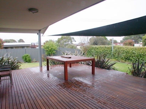 Do Drop Inn - Grafton Accommodation 3