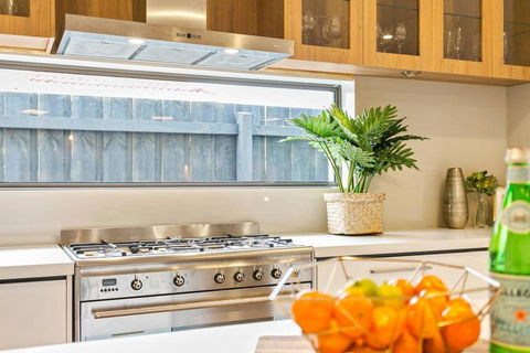 Dromana Beach House For Two Families. - Grafton Accommodation 2