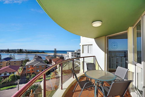 Eagle Wings - The Entrance, NSW - Grafton Accommodation 1