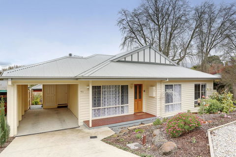 Edwards Rose - Grafton Accommodation 0