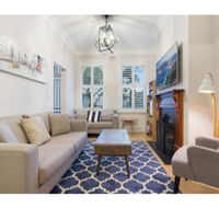 Elegant Renovated Terrace Close To City - Grafton Accommodation