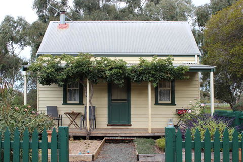 Elinike Guest Cottages - Grafton Accommodation 3