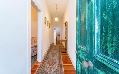 Eliza 1875 Red Brick Duplex Townhouse - Grafton Accommodation 1