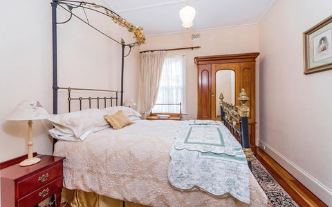 Eliza 1875 Red Brick Duplex Townhouse - Grafton Accommodation 3