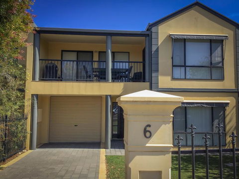 Endeavour 6 - Grafton Accommodation 1