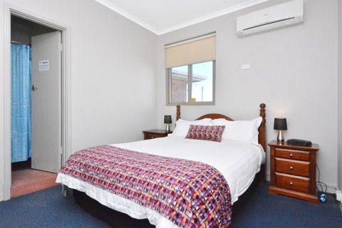 Eyre Hotel - Grafton Accommodation 0