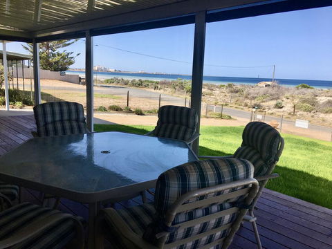 Family Tides - Grafton Accommodation 3