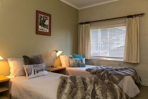 Feathertop Alpine Lodge - Grafton Accommodation 1