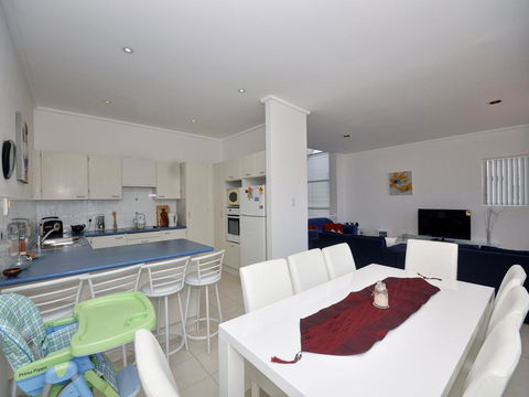 Filtered River Views - Grafton Accommodation 1