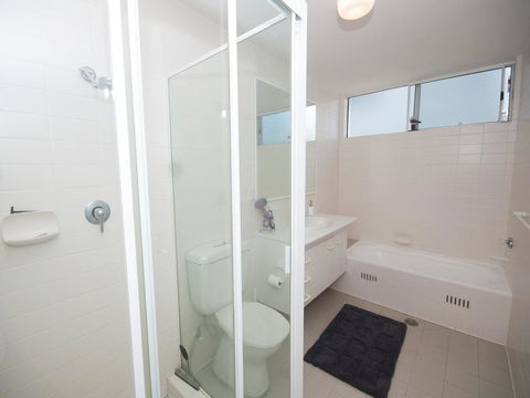 Filtered River Views - Grafton Accommodation 3