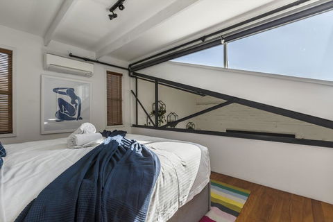 Fitzroy Converted Warehouse Penthouse - Grafton Accommodation 3