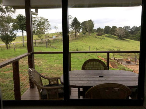Flame Tree Chalet - Grafton Accommodation 1