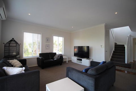 Flinders View - Grafton Accommodation 1