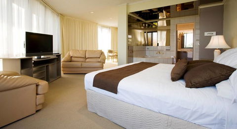 Frankston International - Grafton Accommodation 1