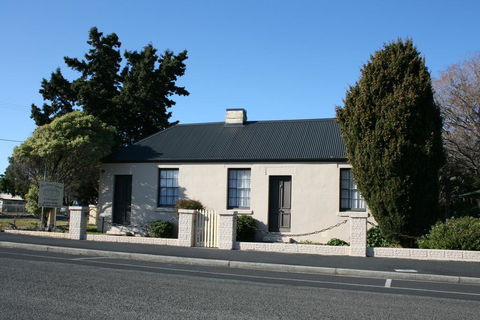 Gaol House Cottages - Grafton Accommodation 1