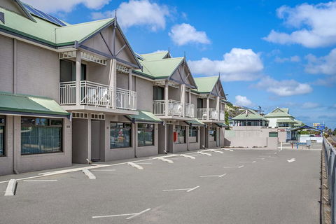 Geraldton Motor Inn - Grafton Accommodation 0