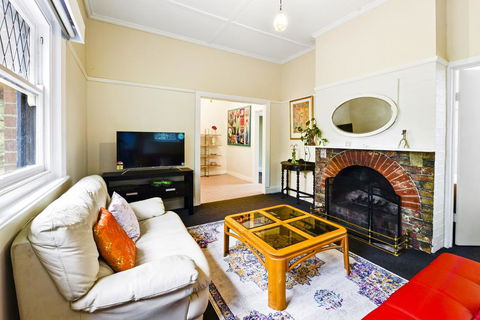 GlenIris Beautiful 6BedderFamily House+2Bath+Pool - Grafton Accommodation 2