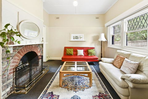 GlenIris Beautiful 6BedderFamily House+2Bath+Pool - Grafton Accommodation 0