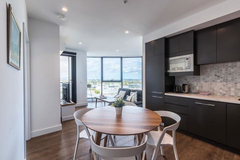 Golden Box Hill Apartment - Grafton Accommodation 1