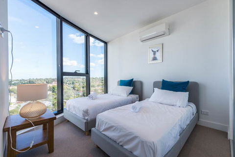 Golden Box Hill Apartment - Grafton Accommodation 2