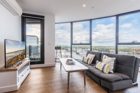 Golden Box Hill Apartment - Grafton Accommodation 0