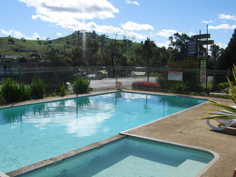 Golden Chain Garden Motor Inn Gundagai - Grafton Accommodation 1