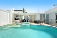 Golden Gate 2 Storey Penthouse with Pool - We Accommodate