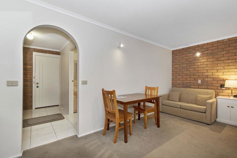 Golden Square Motor Inn - Grafton Accommodation 2