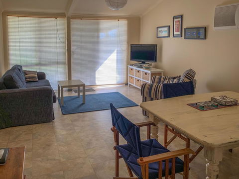 Gone Fishing - Grafton Accommodation 1