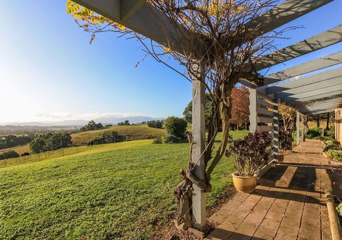 GRACEDALE HILLS HOMESTEAD - Grafton Accommodation 0