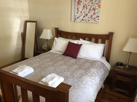 Greenock's Old Telegraph Station - Grafton Accommodation 1