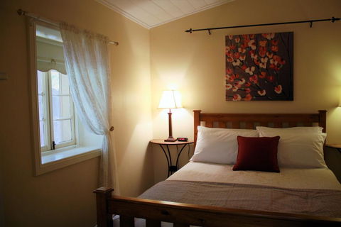 Greenock's Old Telegraph Station - Grafton Accommodation 2