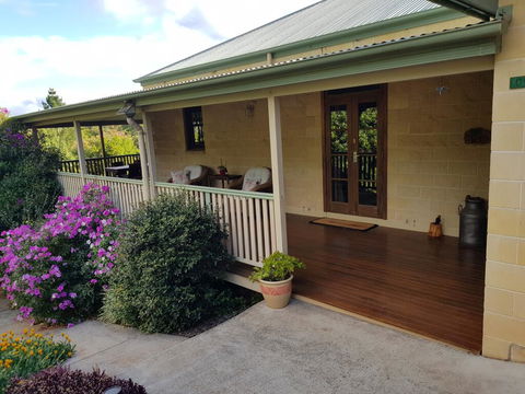 Gumtree House Montville - Grafton Accommodation 0