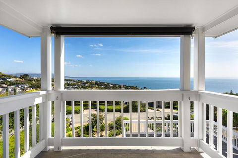 Hampton's Retreat Family Friendly, Water Views, Close To Beach With Heated Pool - Grafton Accommodation 2