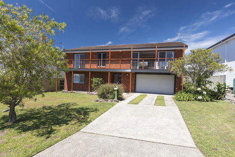 HAMPTONS - Grafton Accommodation 0