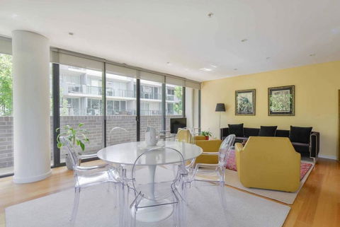 HAZEL Chapel St Socialite. Pool, Spa & Gym - Grafton Accommodation 3