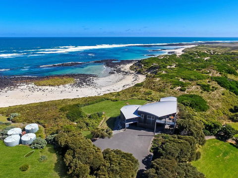 HEARN'S BEACH HOUSE - Grafton Accommodation 0