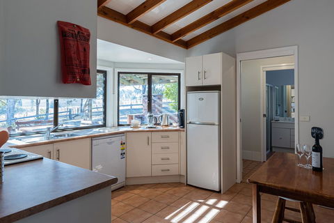 Hermitage Hideaway - Grafton Accommodation 2