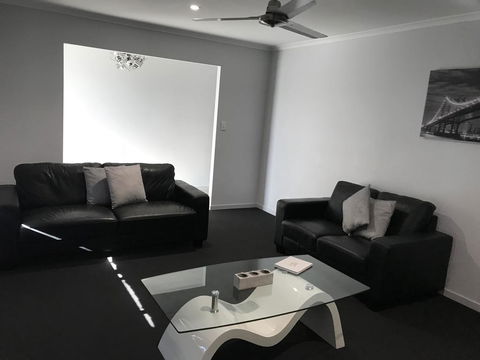 Hervey Bay Holiday Home - Grafton Accommodation 1