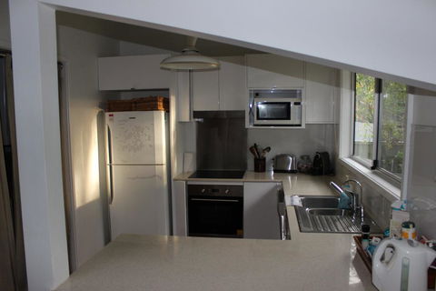 Hidden Oasis Pet Friendly In Anna Bay - Grafton Accommodation 1
