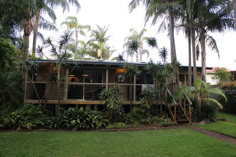 Hidden Oasis Pet Friendly In Anna Bay - Grafton Accommodation 0