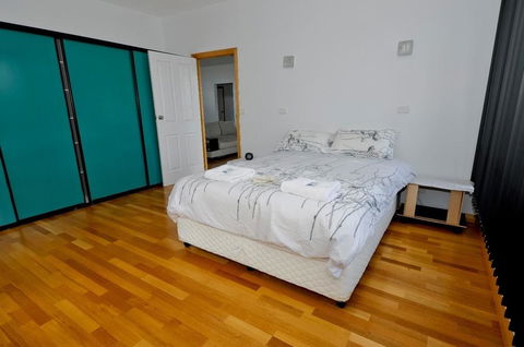 Hill Top Retreat Self Contained Accomodation - Grafton Accommodation 2