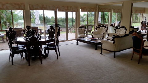 Hilltop Hideaway - Grafton Accommodation 0