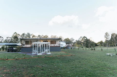 Hinterland Boutique Cottages-Fig Tree Cottage - Grafton Accommodation 1