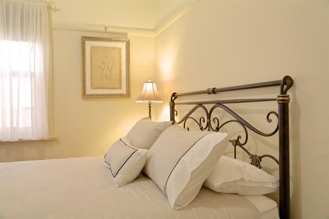 Holistic Haven - Grafton Accommodation 3