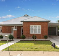 Home Away From Home - Grafton Accommodation