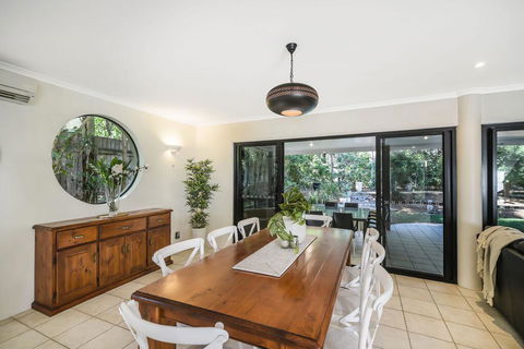 Home Away From Home, 38 Redwood Avenue, Marcus Beach, Noosa Area - Grafton Accommodation 3