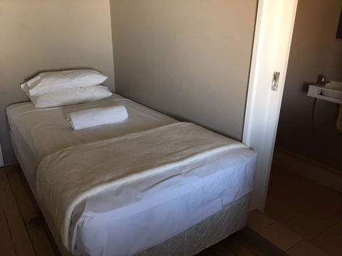 Hotel Corones - Grafton Accommodation 2