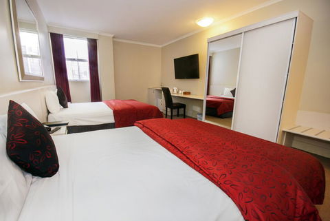 Isa Hotel - Grafton Accommodation 2